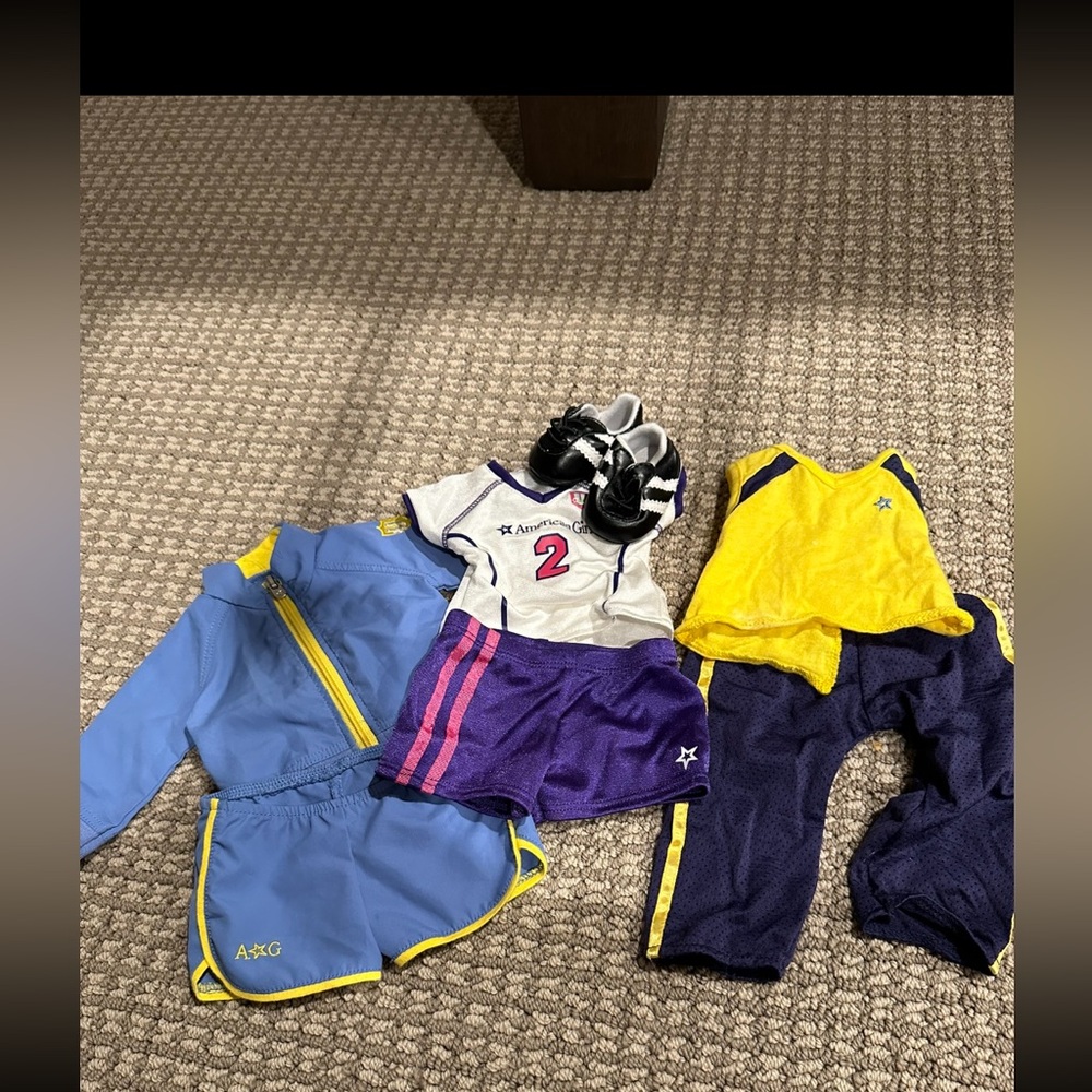 sporty outfits for your dolls + accessories